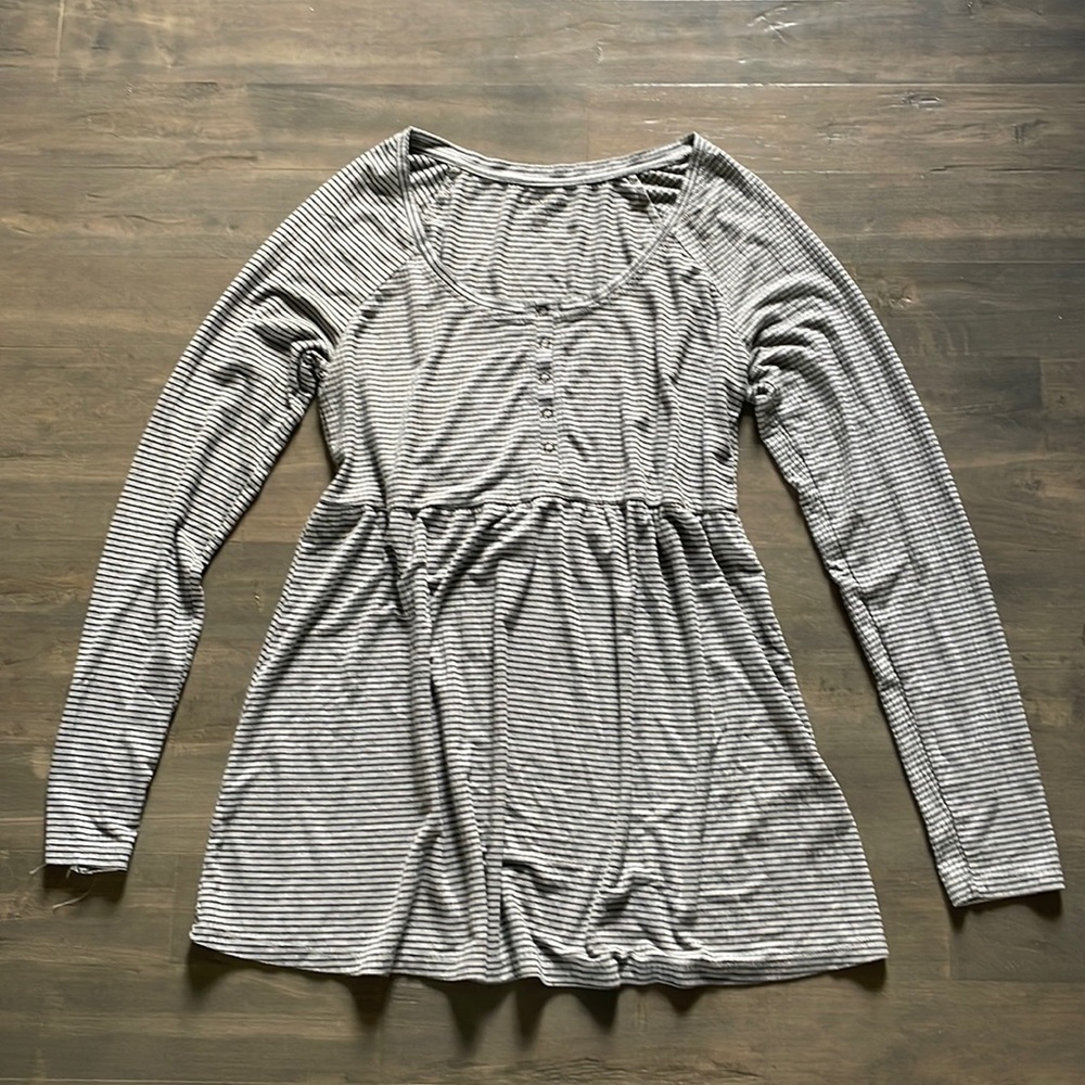 A Pea In the Pod Long Sleeve Top